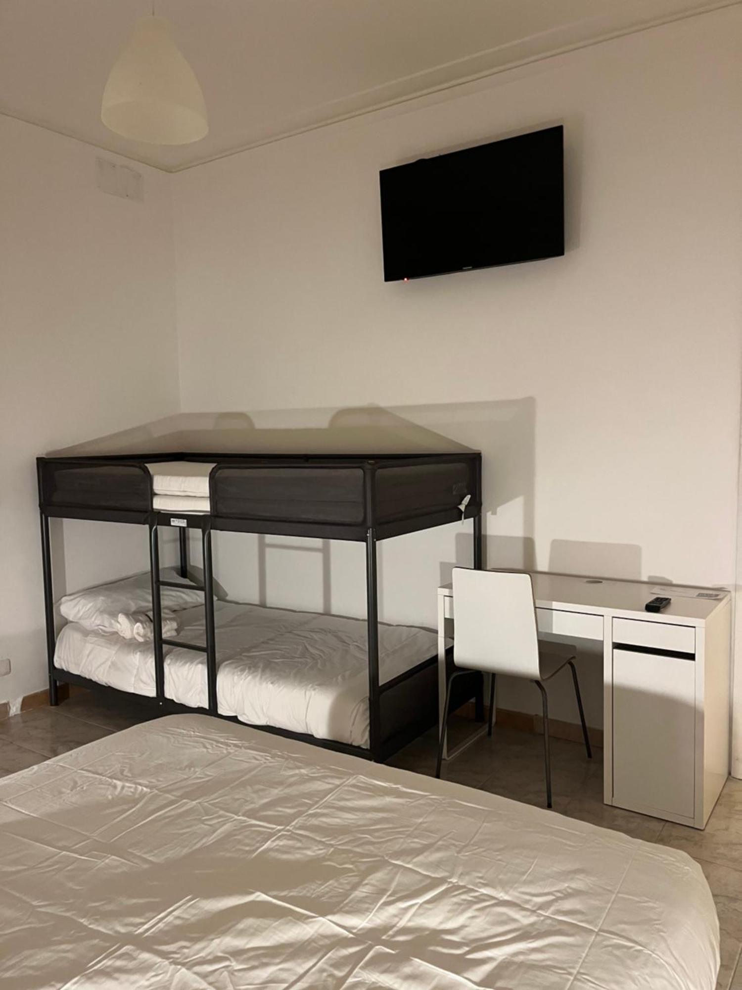 Scalo 71 Guest House Рим Екстер'єр фото
